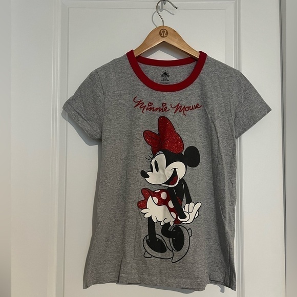 Disney Tops - Disney Minnie Mouse graphic t-shirt size L